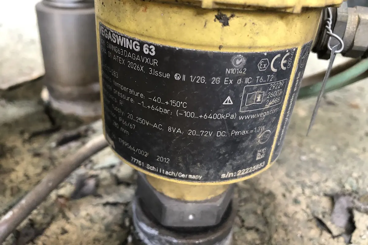 28 2 Level Switch VEGA VEGASWING63 for batteries, dc systems, chemicals and hazardous items, team-handled supply reference